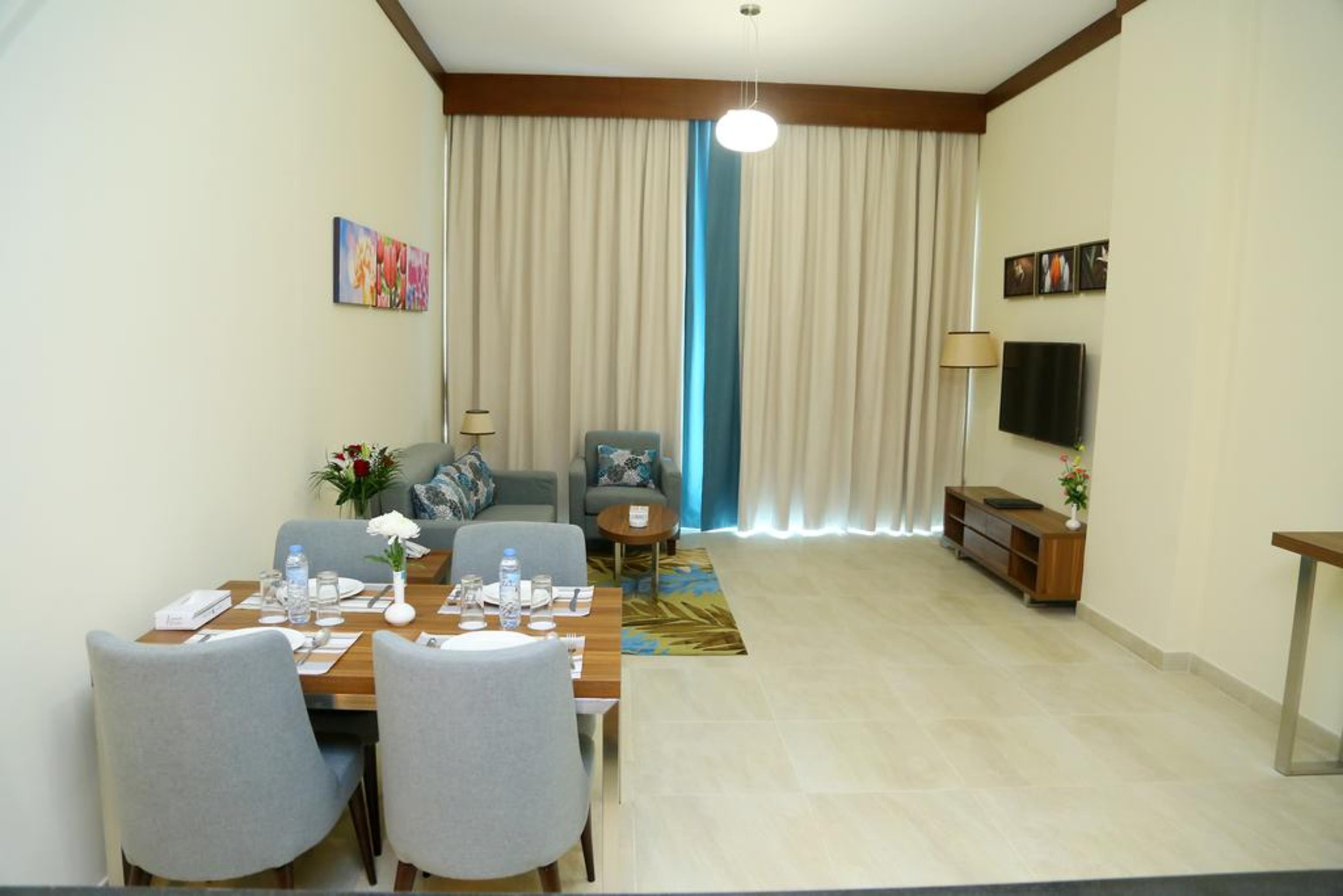 Tulip Al Barsha Hotel Apartment Dubaï Extérieur photo