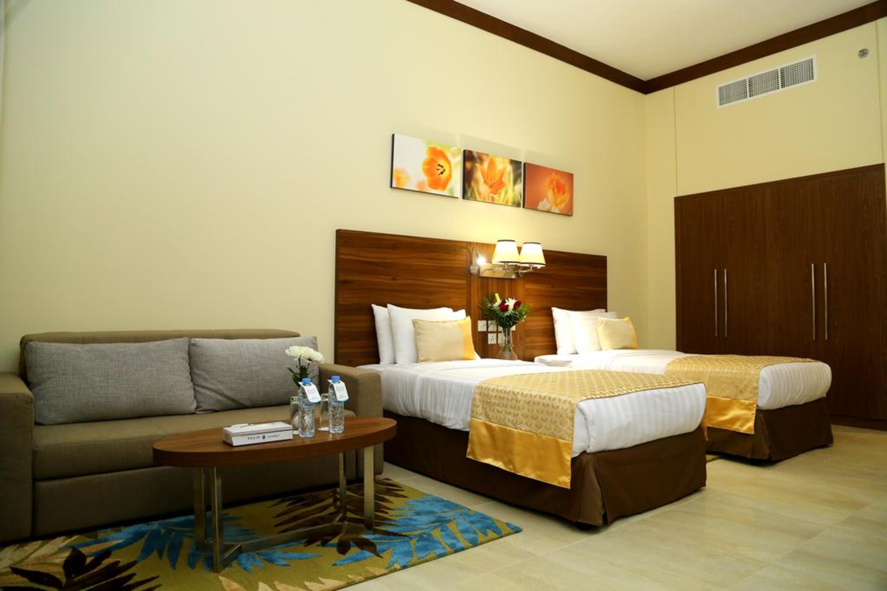 Tulip Al Barsha Hotel Apartment Dubaï Extérieur photo
